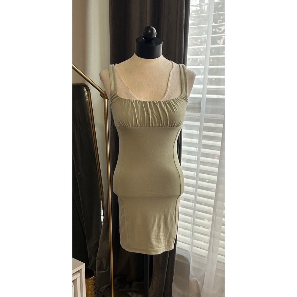 Wilfred Aritzia Free Orbit Dress Green - Picture 2 of 9